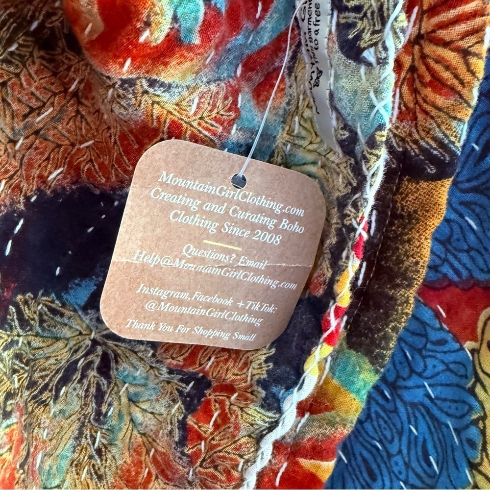 NWT Mountain Girl Clothing Colorful Journey Inspired Graphic Top Poncho - Picture 2 of 9